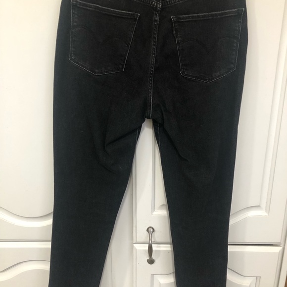 LEVI'S WOMEN'S 721 HIGH RISE SKINNY DISTRESS JEANS - Picture 4 of 5